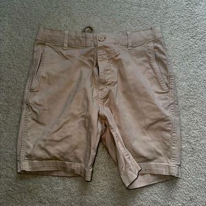 H&M khaki shorts size small 28 waist 7 inch inseam